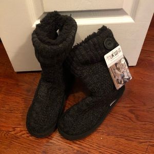NWT Muk Luks Janet Boot